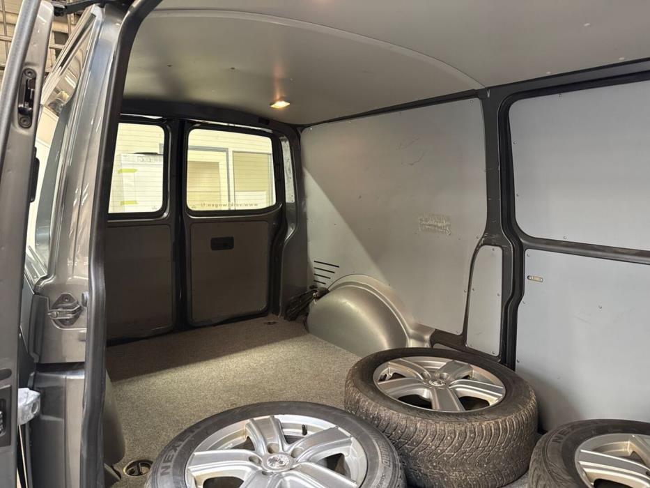 VOLKSWAGEN Transporter 2011