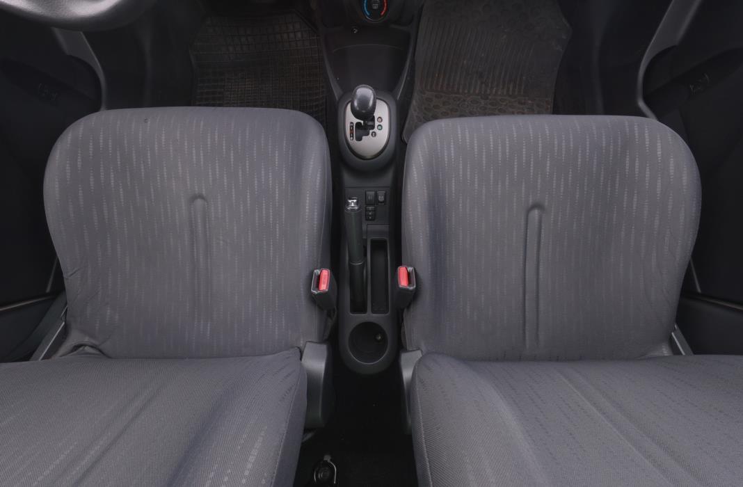 TOYOTA Yaris 2009