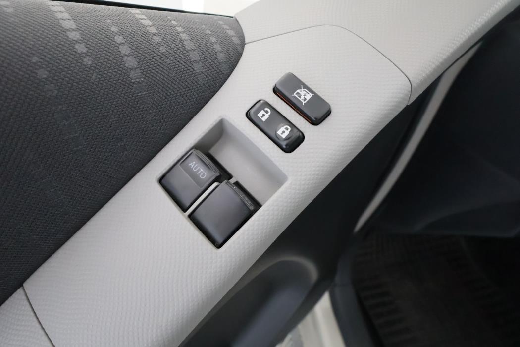 TOYOTA Yaris 2009