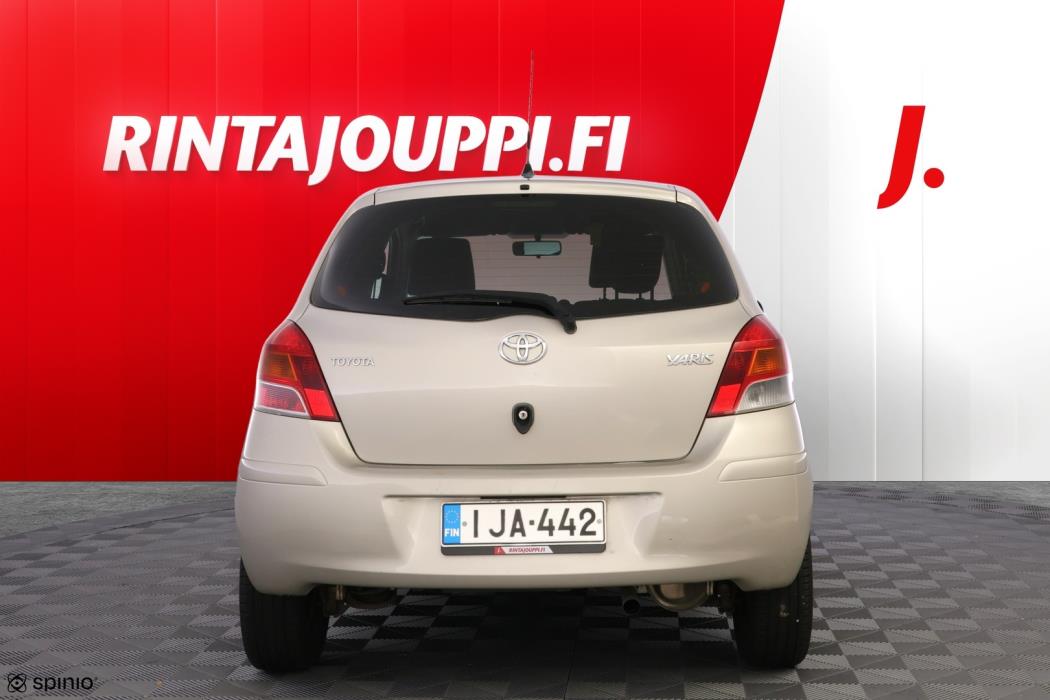 TOYOTA Yaris 2009