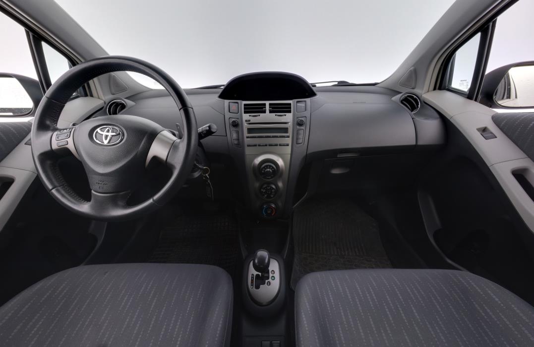 TOYOTA Yaris 2009