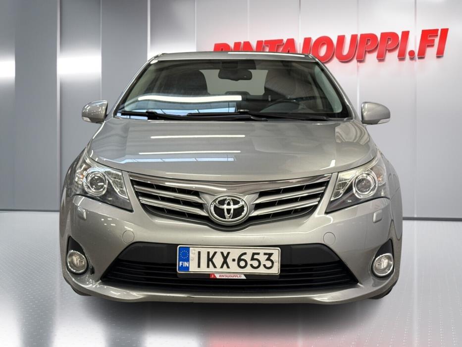 TOYOTA Avensis 2012