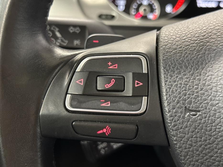 VOLKSWAGEN Passat 2013