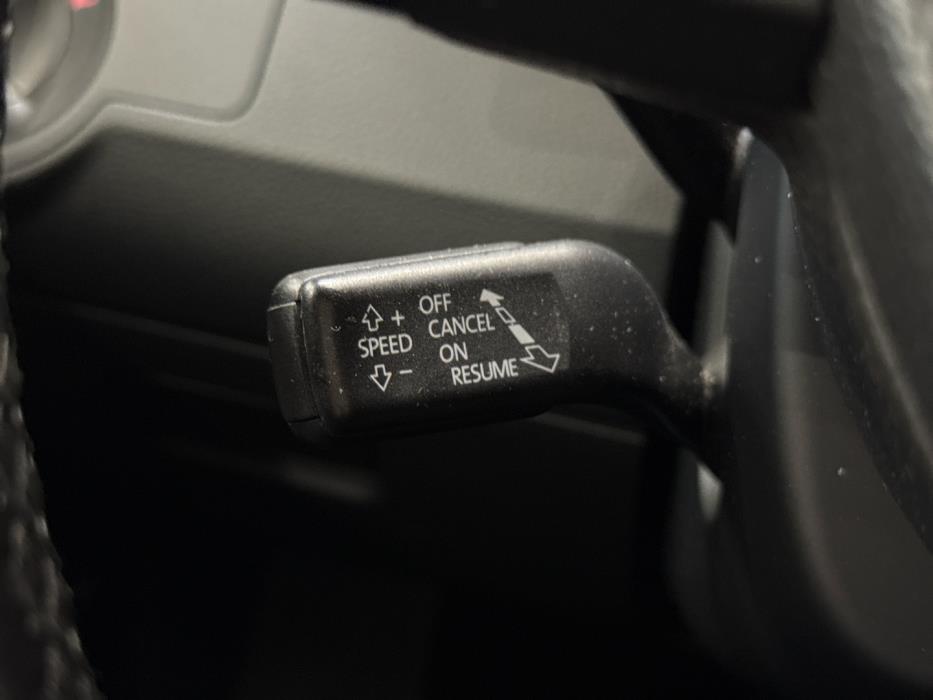 VOLKSWAGEN Passat 2013