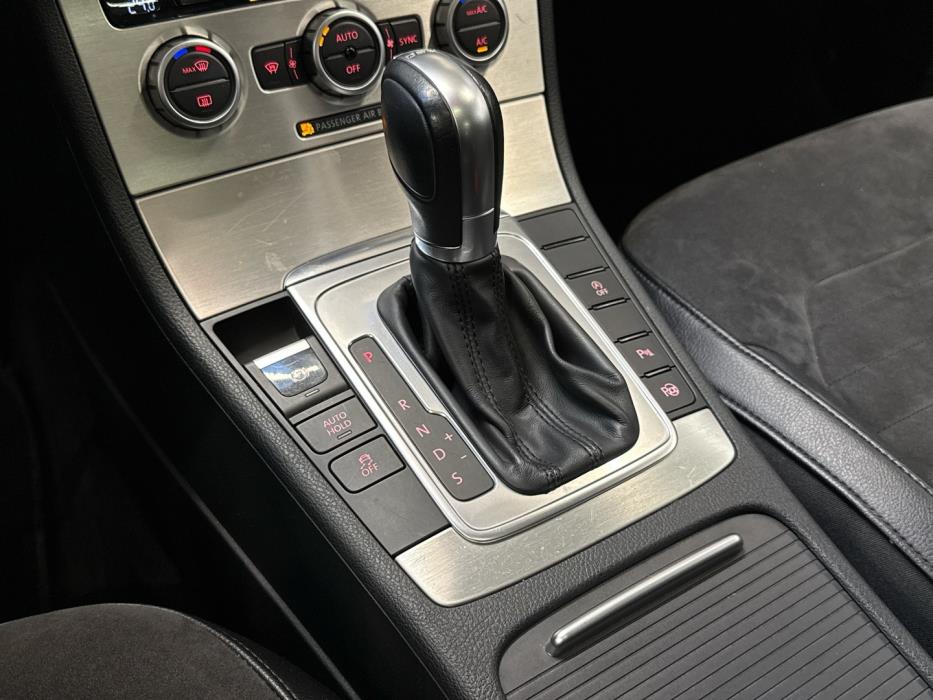 VOLKSWAGEN Passat 2013