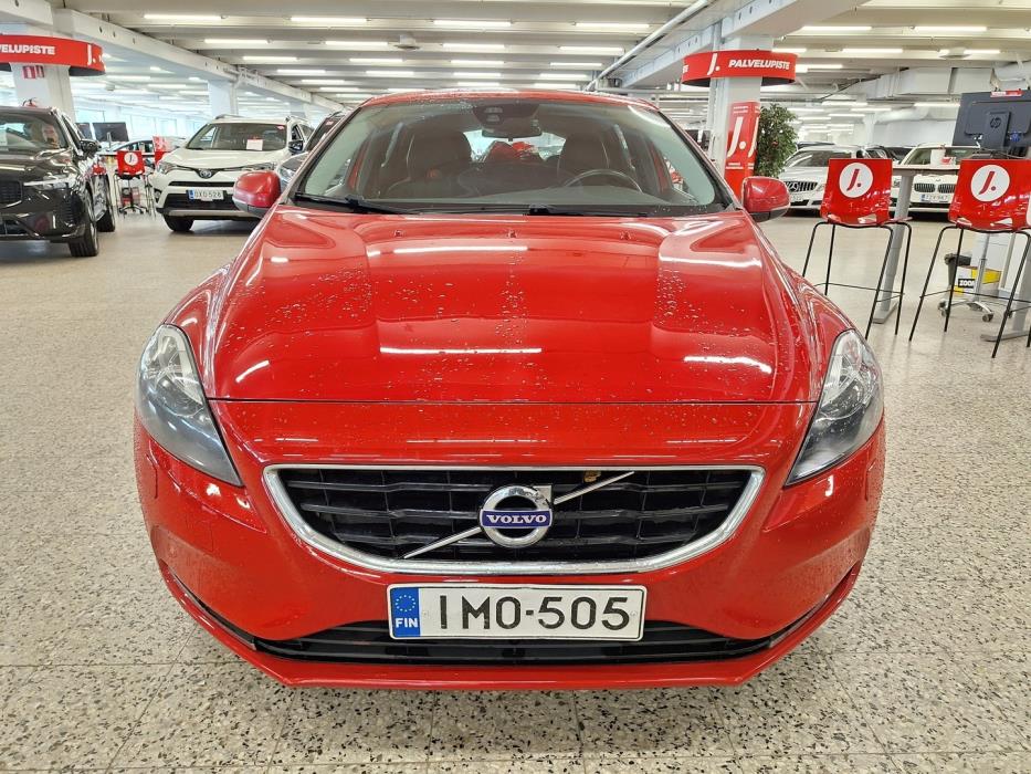 VOLVO V40 2016