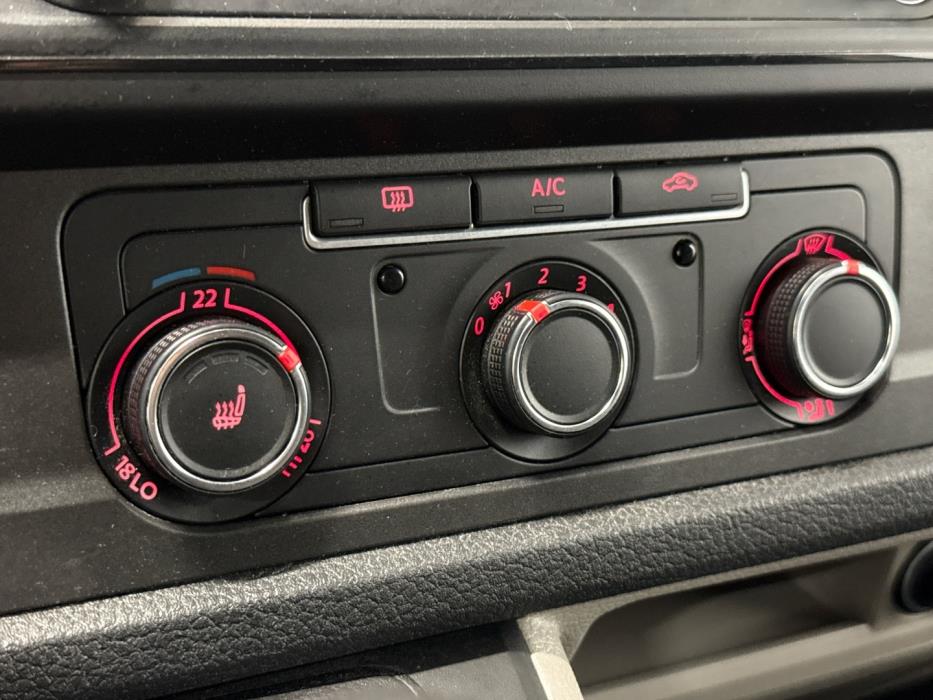 VOLKSWAGEN Transporter 2018