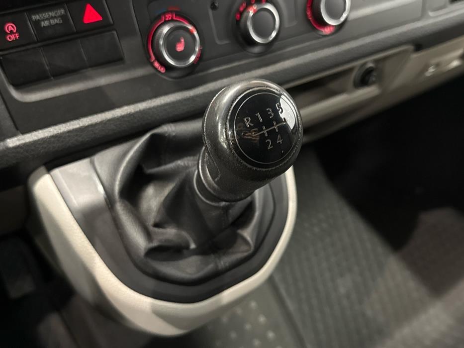 VOLKSWAGEN Transporter 2018