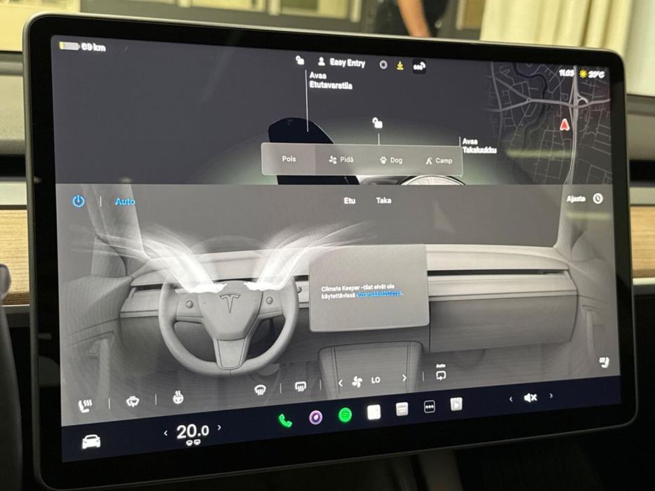 TESLA Model 3 2022