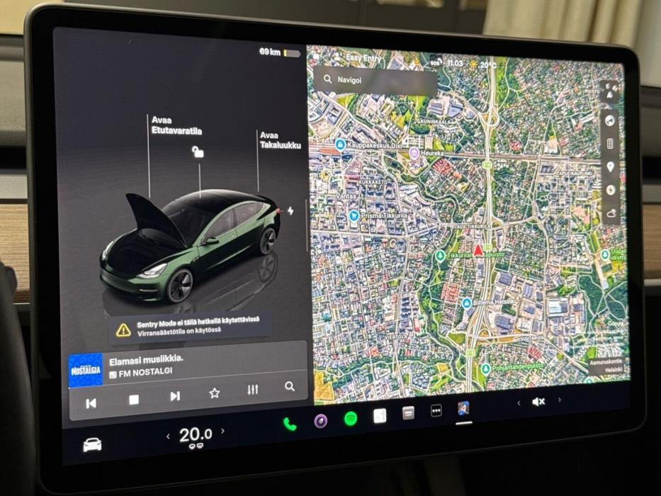 TESLA Model 3 2022