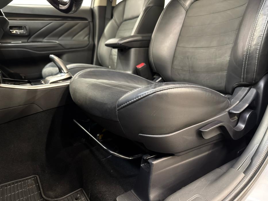 MITSUBISHI Outlander PHEV 2019