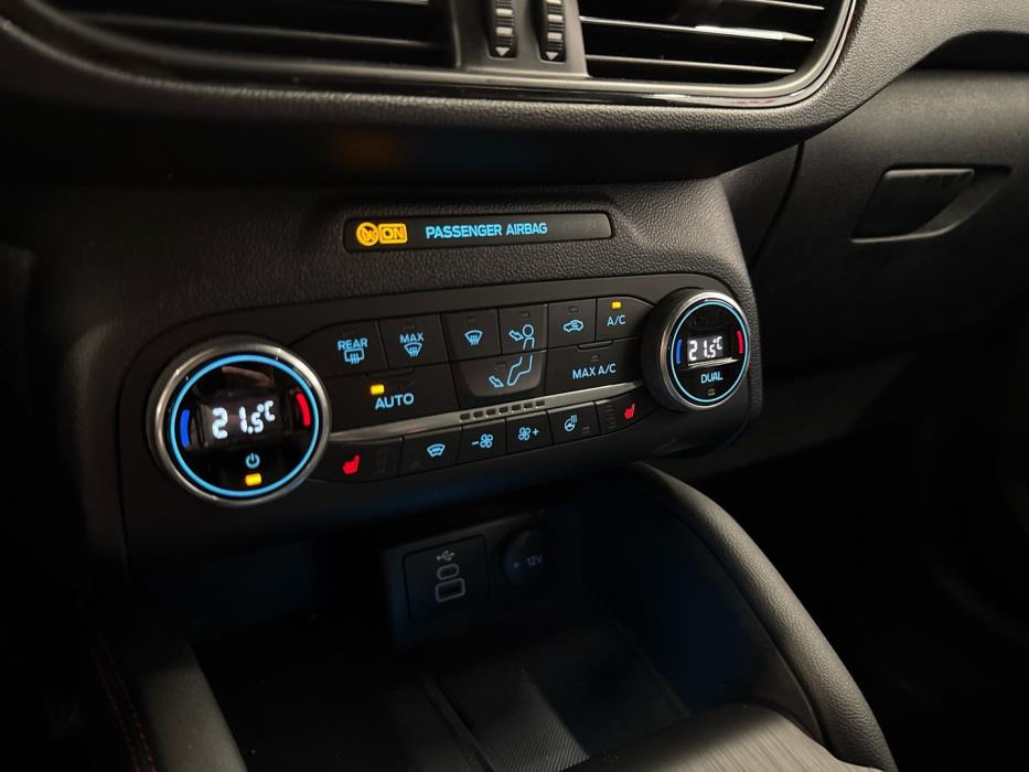 FORD Kuga 2023