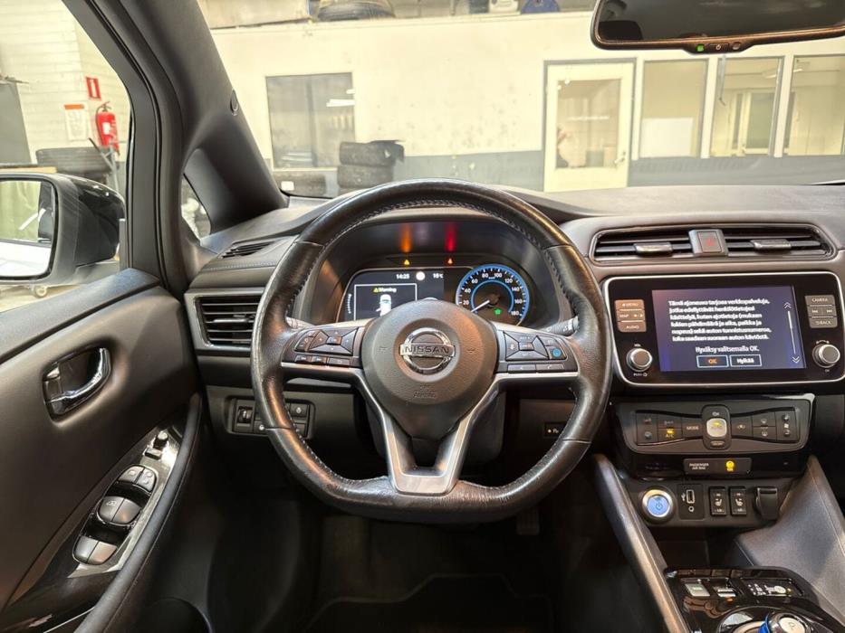 NISSAN Leaf 2020