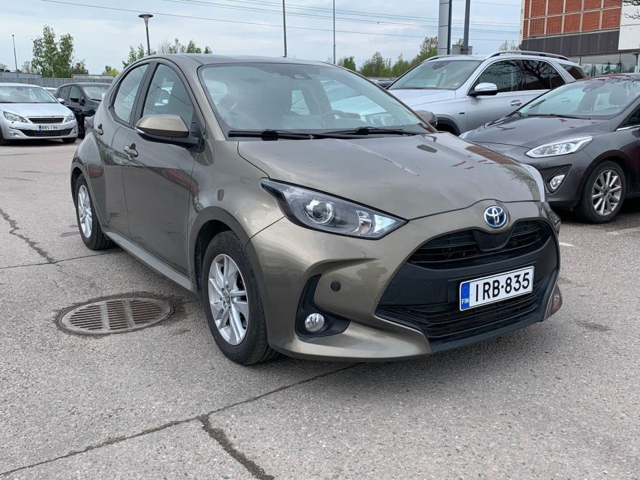 TOYOTA Yaris 2023