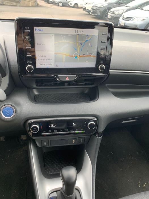 TOYOTA Yaris 2023