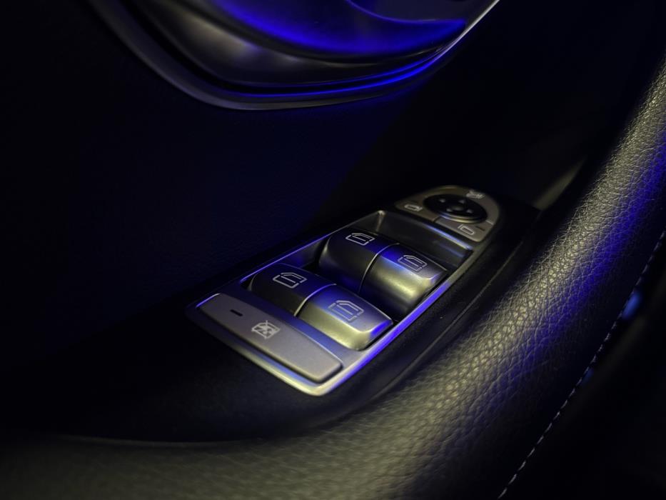 MERCEDES-BENZ E 2021