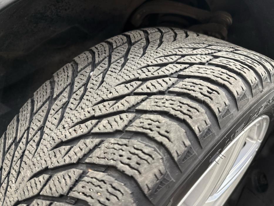 MERCEDES-BENZ E 2021