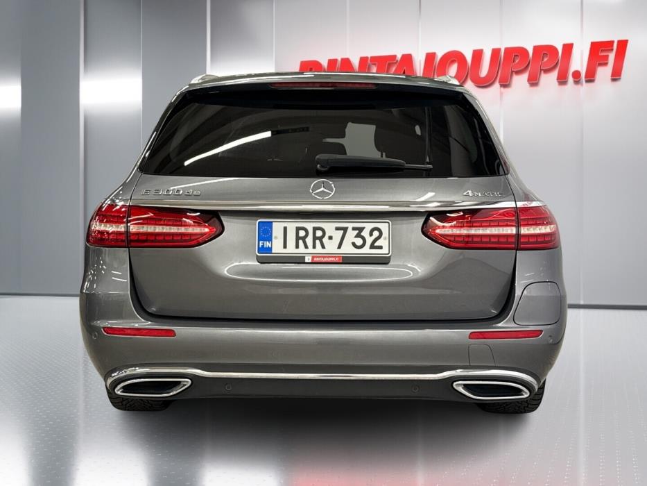 MERCEDES-BENZ E 2021