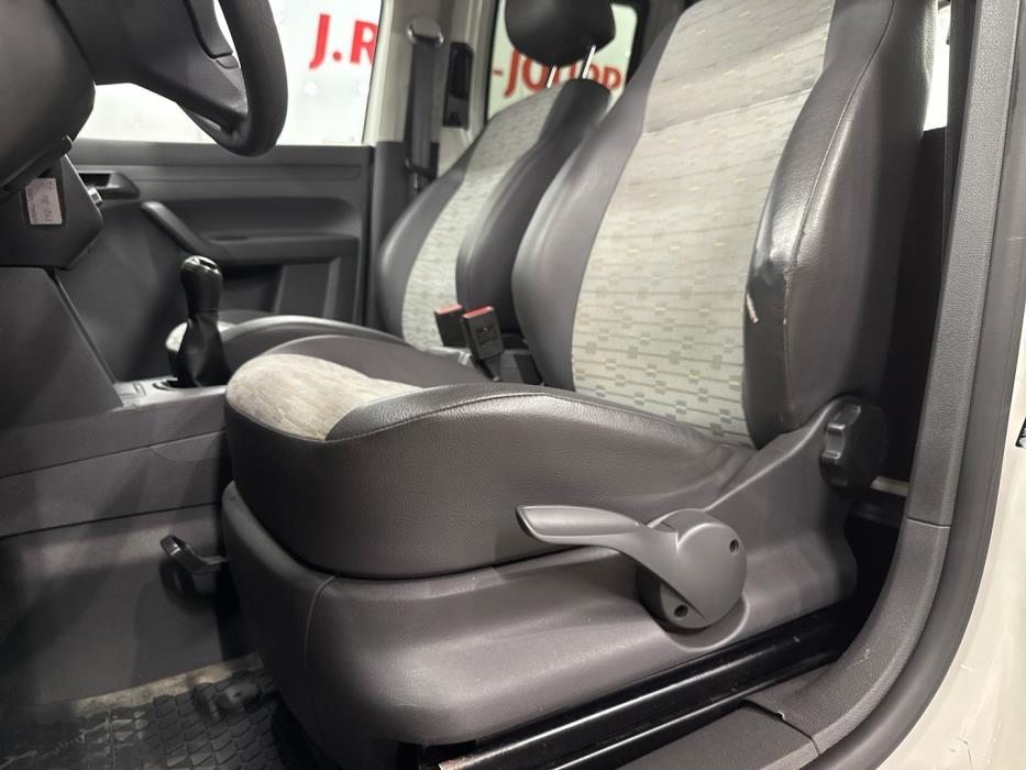 VOLKSWAGEN Caddy 2013