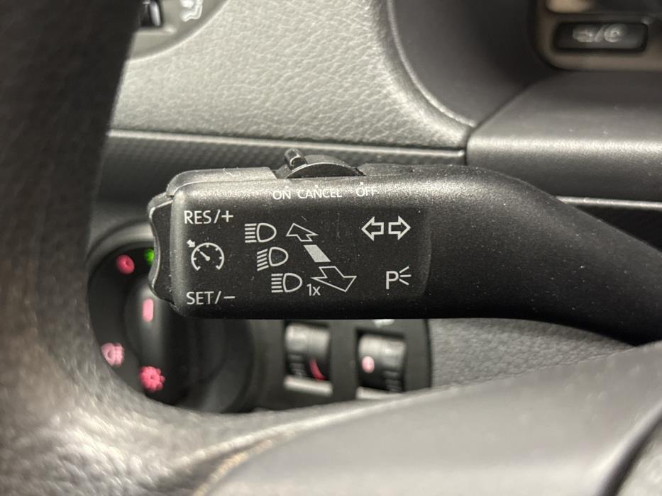 VOLKSWAGEN Caddy 2013