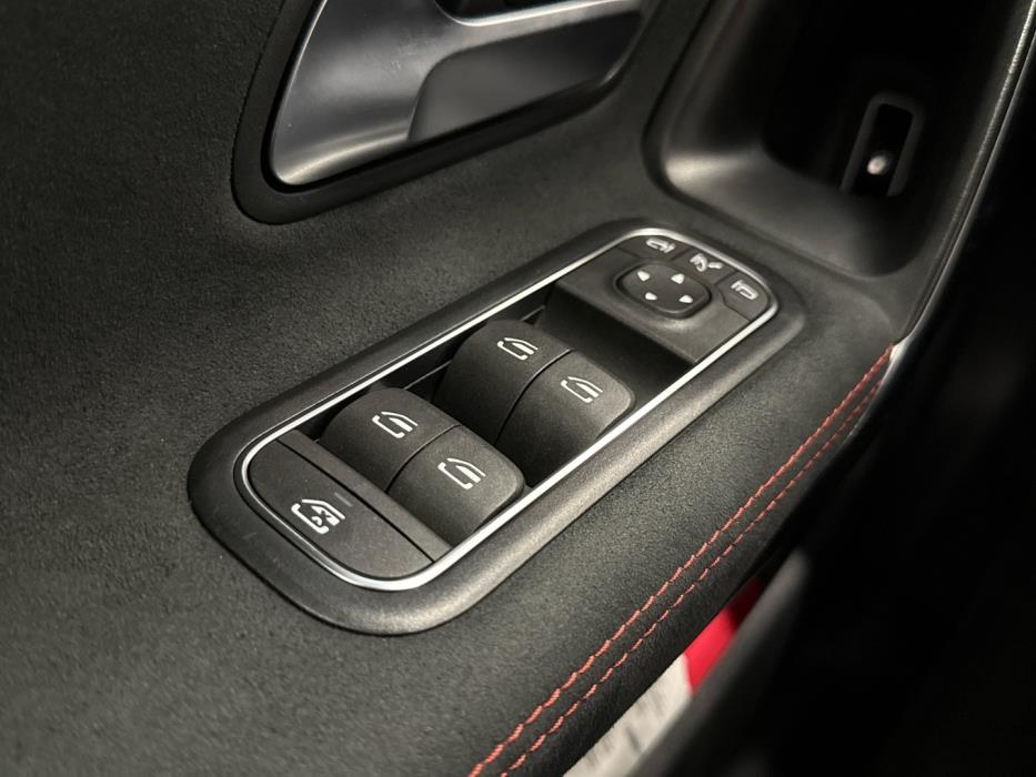 MERCEDES-BENZ CLA 2021