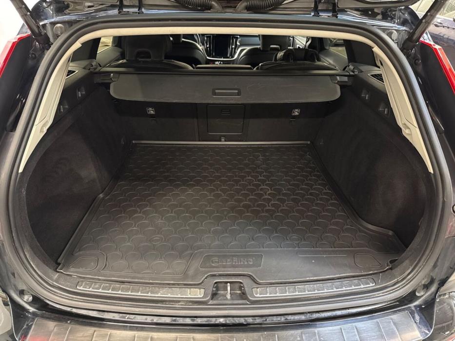 VOLVO V60 2020