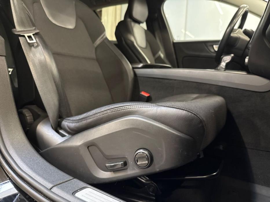 VOLVO V60 2020