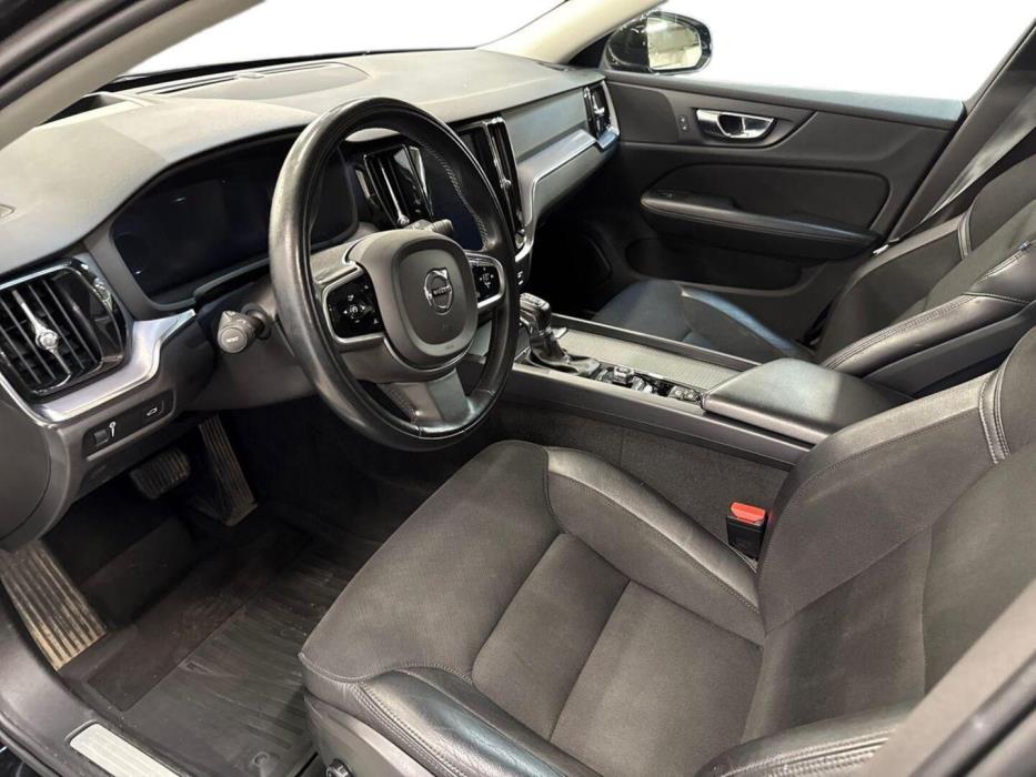 VOLVO V60 2020