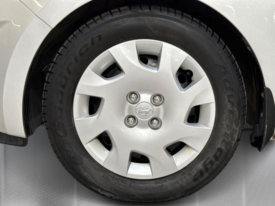 HYUNDAI i20 2013