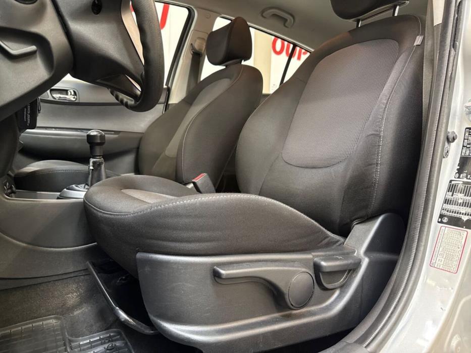 HYUNDAI i20 2013