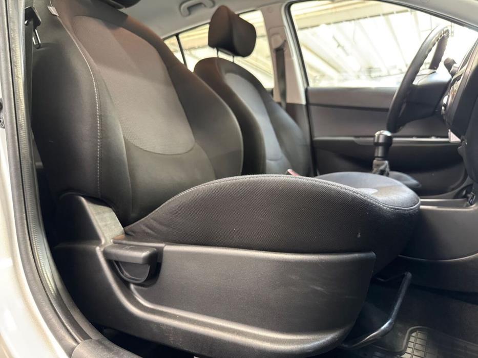 HYUNDAI i20 2013