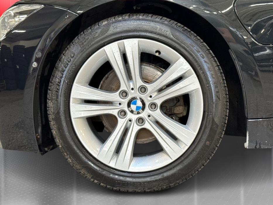 BMW 330 2017