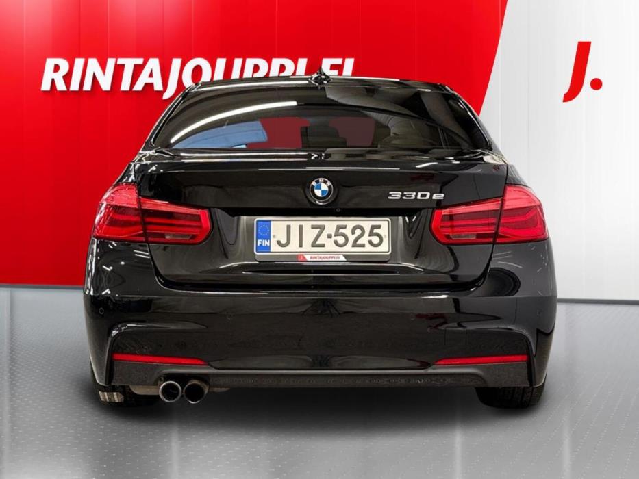 BMW 330 2017