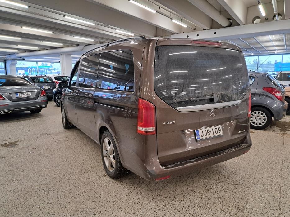 MERCEDES-BENZ V 2015