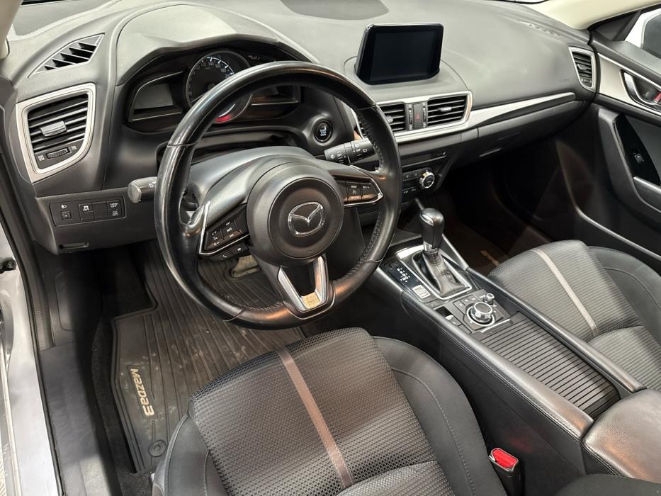 MAZDA Mazda3 2017