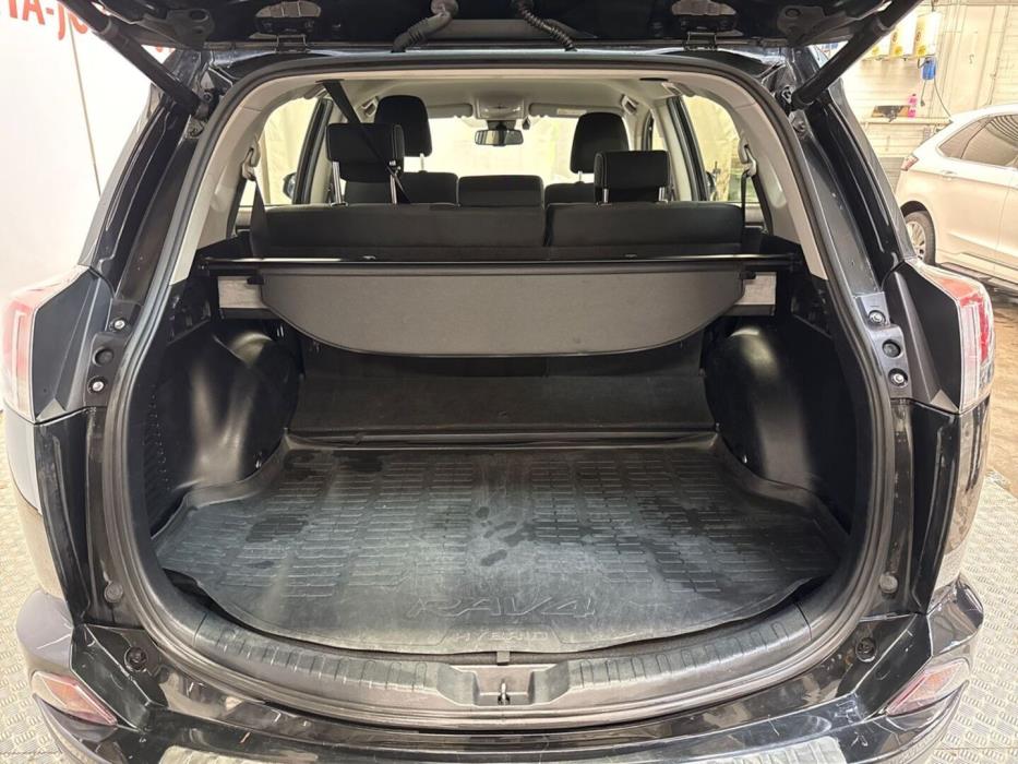 TOYOTA RAV4 2018
