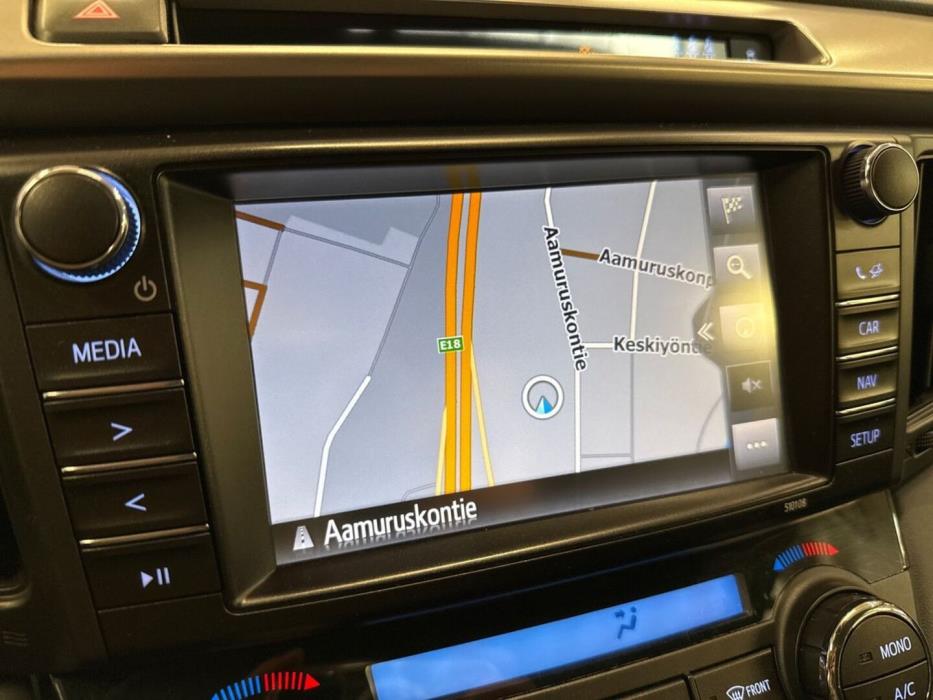 TOYOTA RAV4 2018