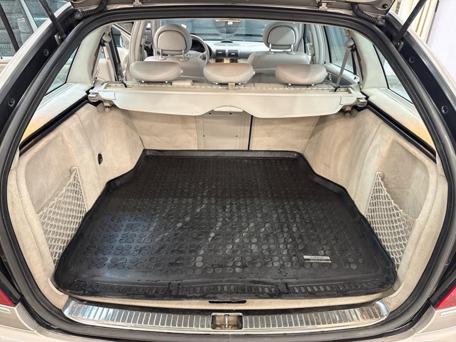 MERCEDES-BENZ C 2005