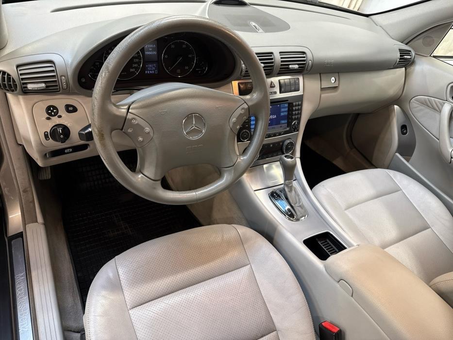 MERCEDES-BENZ C 2005