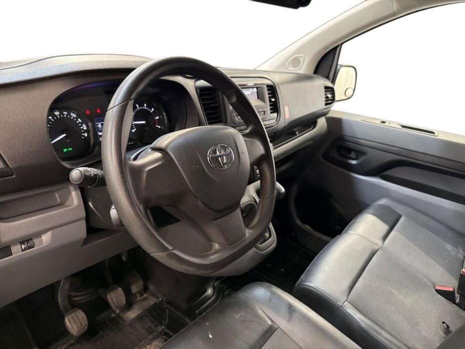 TOYOTA Proace 2021