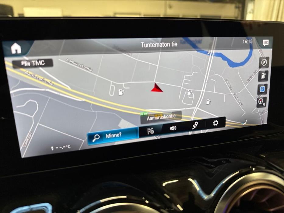 MERCEDES-BENZ EQA 2022