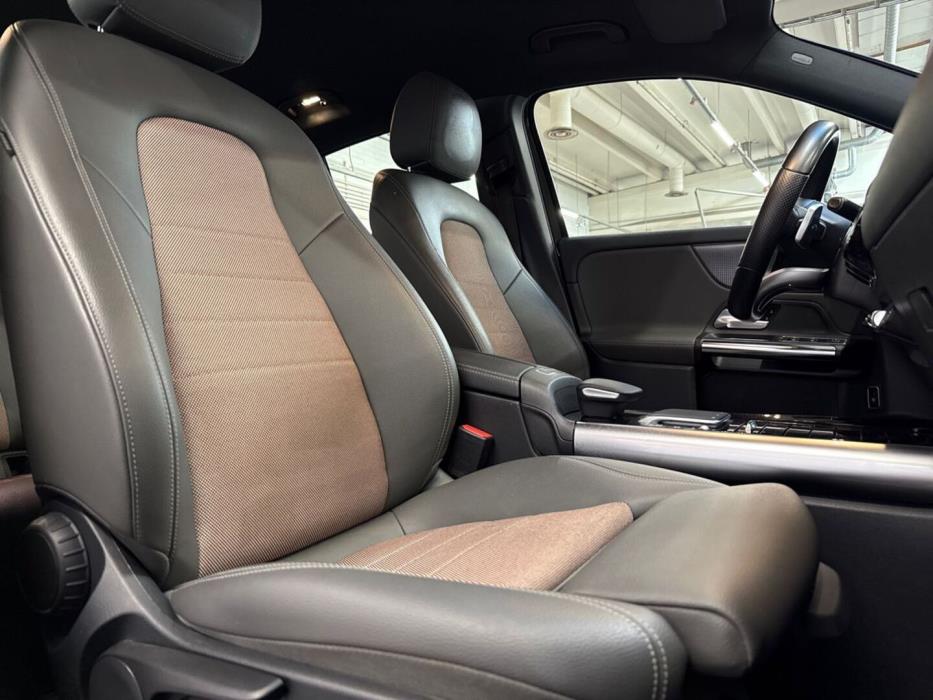 MERCEDES-BENZ EQA 2022