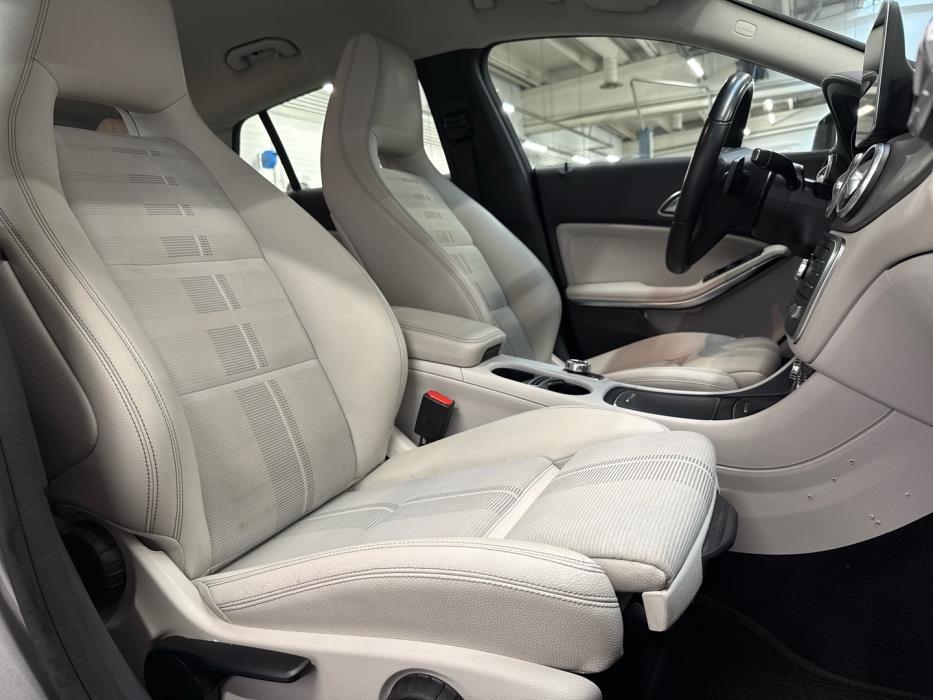 MERCEDES-BENZ CLA 2017