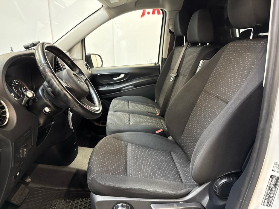 MERCEDES-BENZ Vito 2022