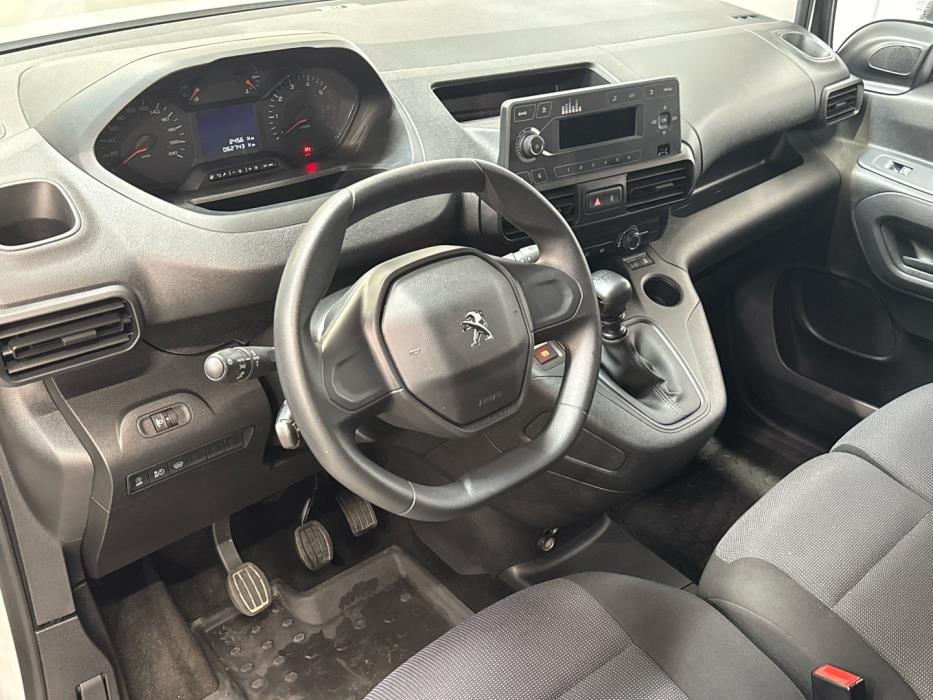 PEUGEOT Partner 2023
