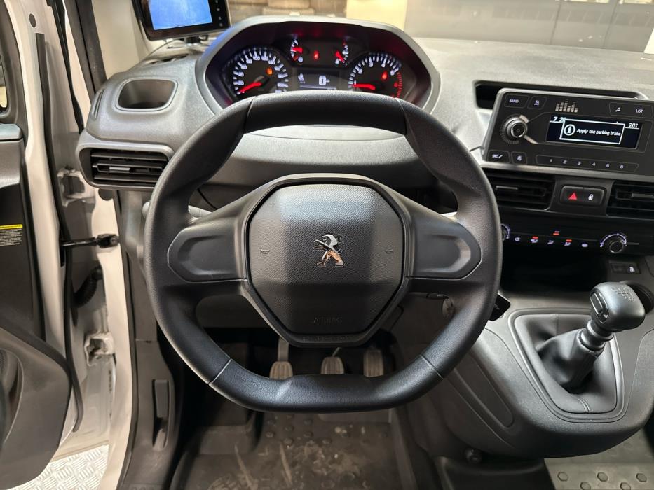 PEUGEOT Partner 2022