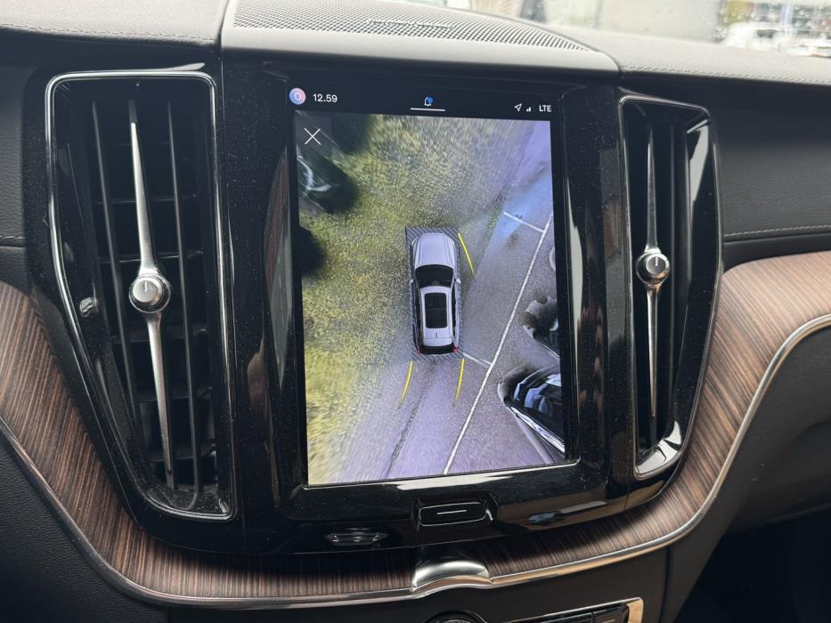 VOLVO XC60 2023