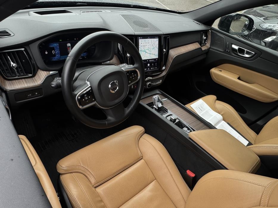 VOLVO XC60 2023