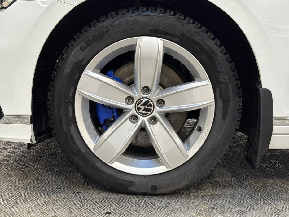 VOLKSWAGEN Passat 2021