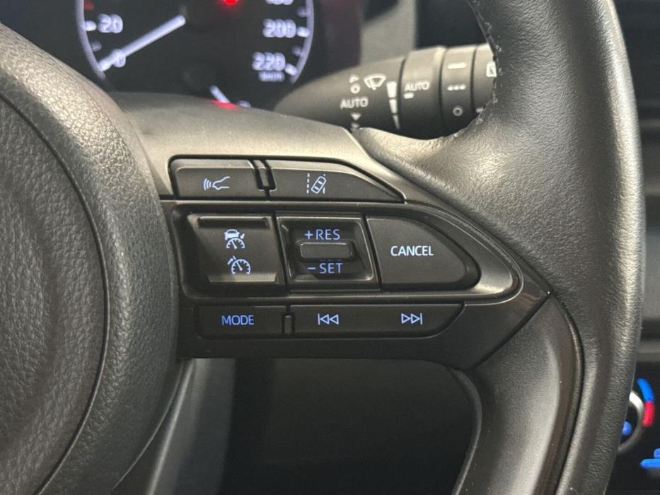 TOYOTA Yaris 2024